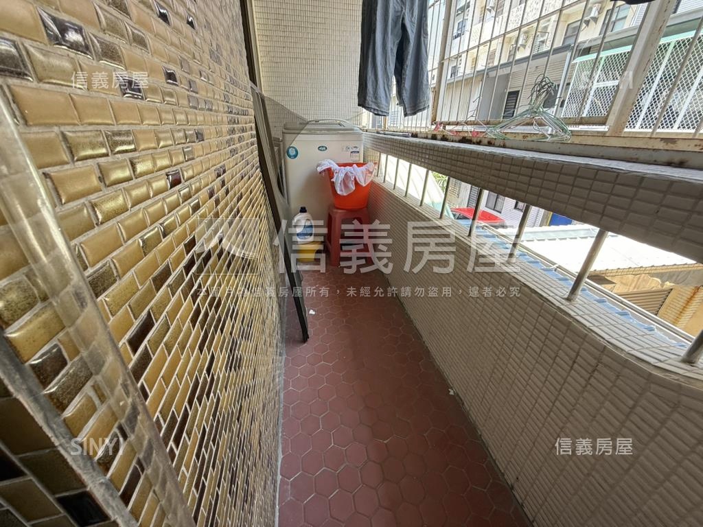 南區近健康綠洲公園大透天房屋室內格局與周邊環境