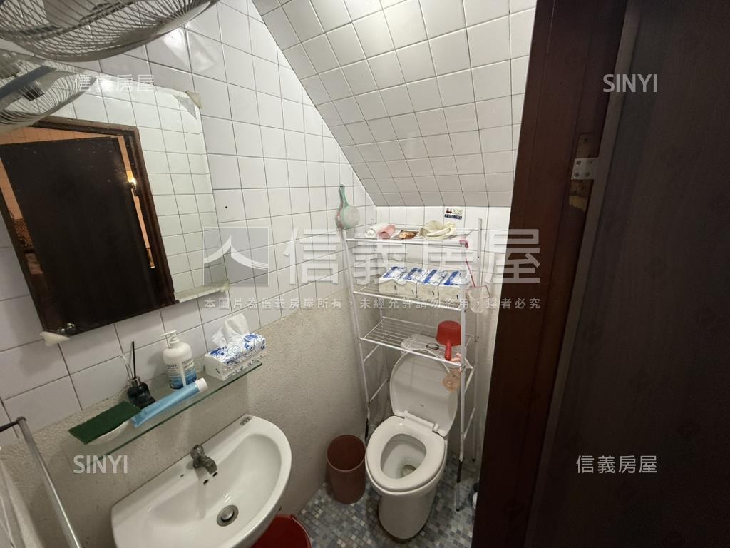 南區近健康綠洲公園大透天房屋室內格局與周邊環境