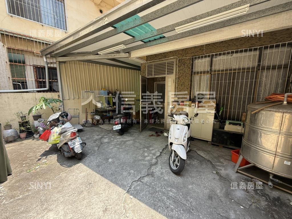 南區近健康綠洲公園大透天房屋室內格局與周邊環境