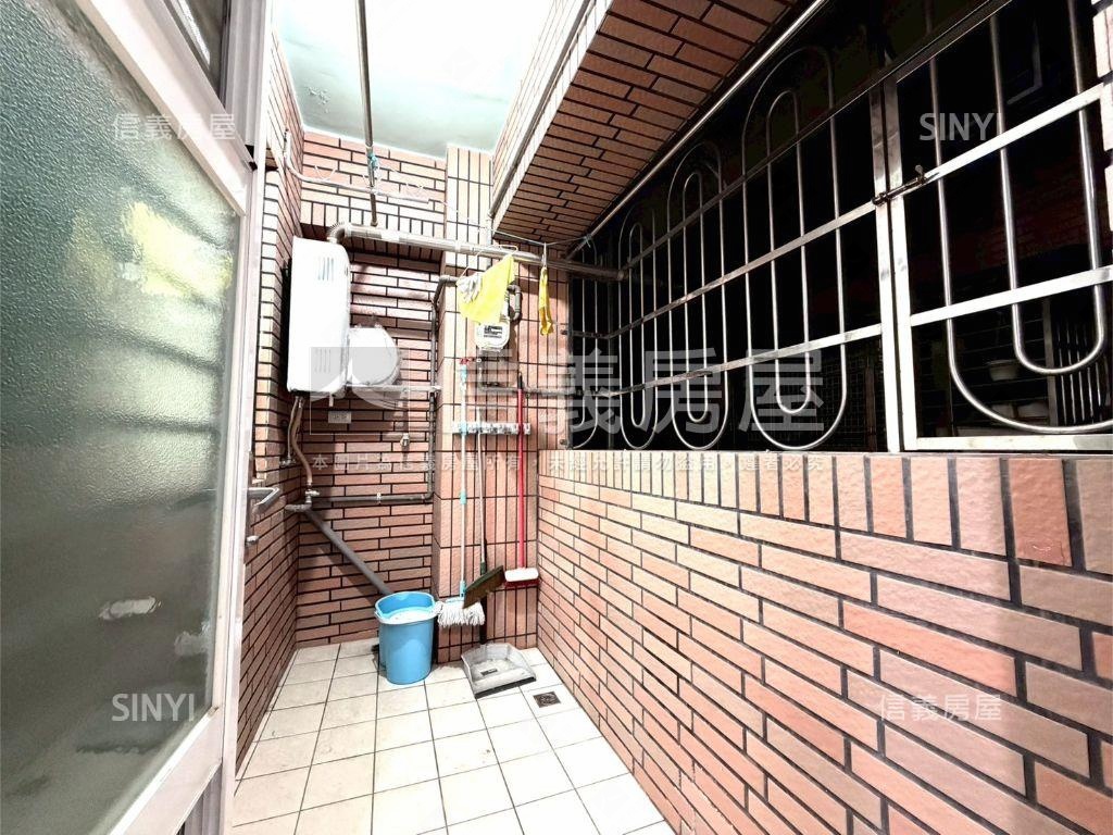 稀有蘆洲電梯兩房房屋室內格局與周邊環境