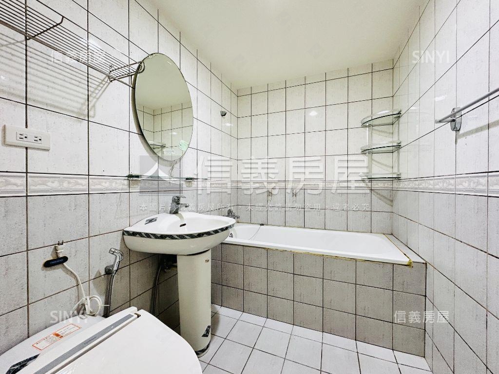 稀有蘆洲電梯兩房房屋室內格局與周邊環境