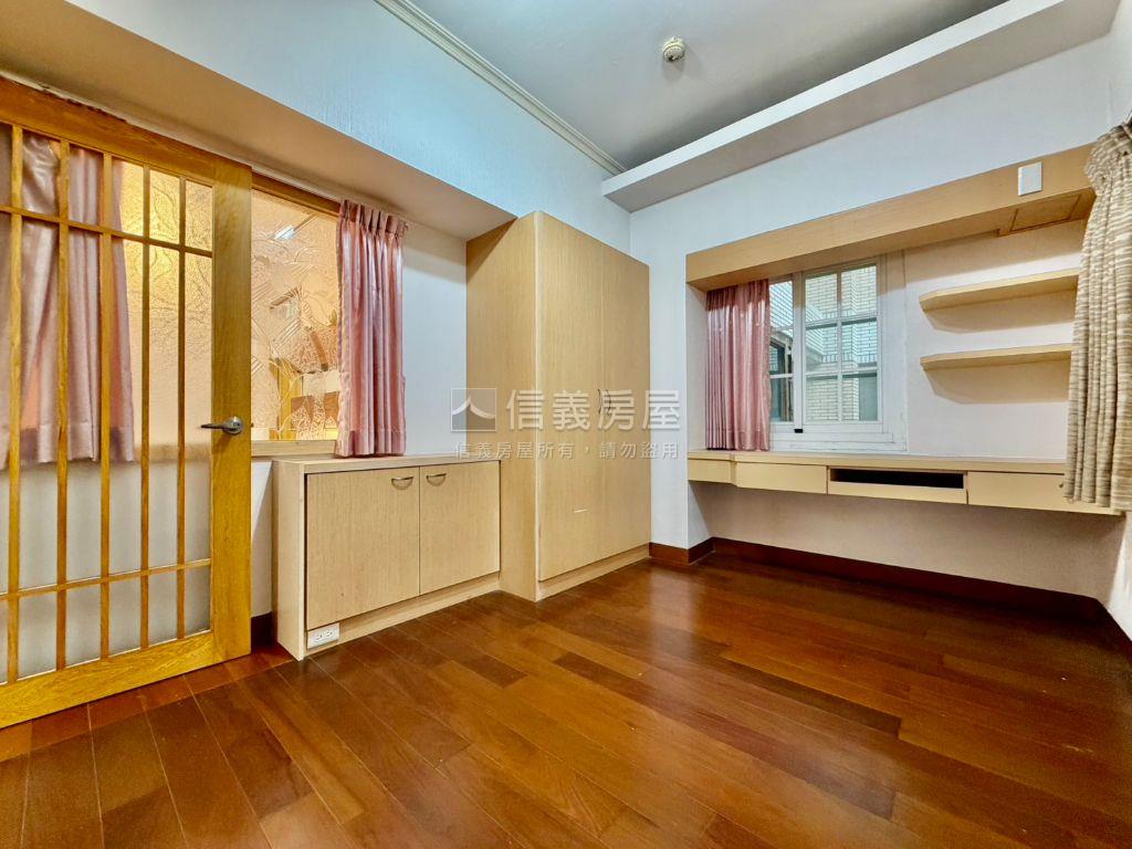 近南紡日系大露臺三房平車房屋室內格局與周邊環境