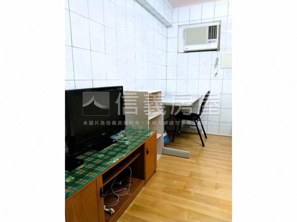 東區成大小築投資套房Ａ房屋室內格局與周邊環境