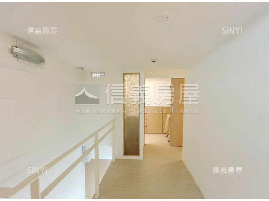 南加州Ｂ棟高樓正面河景房屋室內格局與周邊環境
