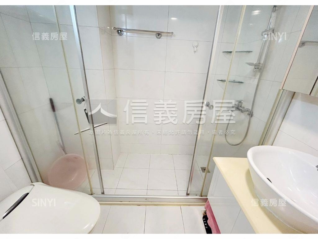 南加州Ｂ棟高樓正面河景房屋室內格局與周邊環境