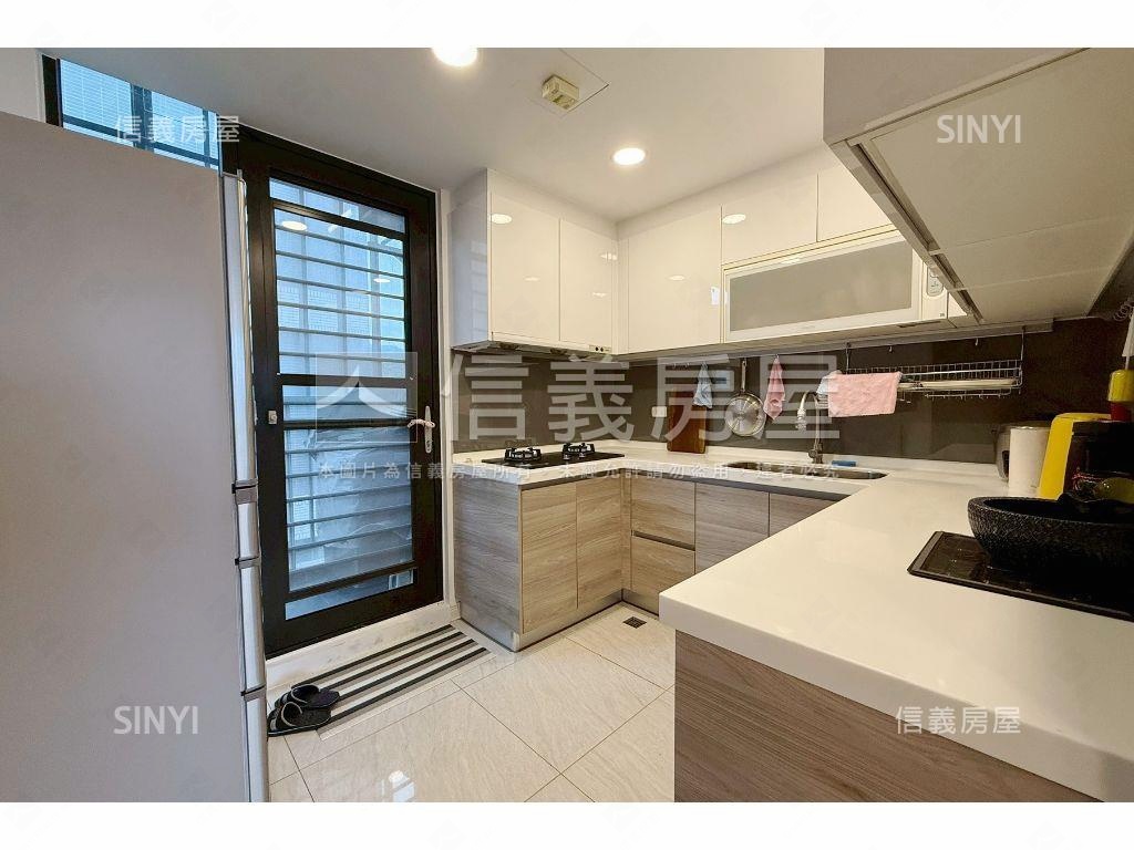 天墅Ａ棟高樓景觀美裝潢房屋室內格局與周邊環境