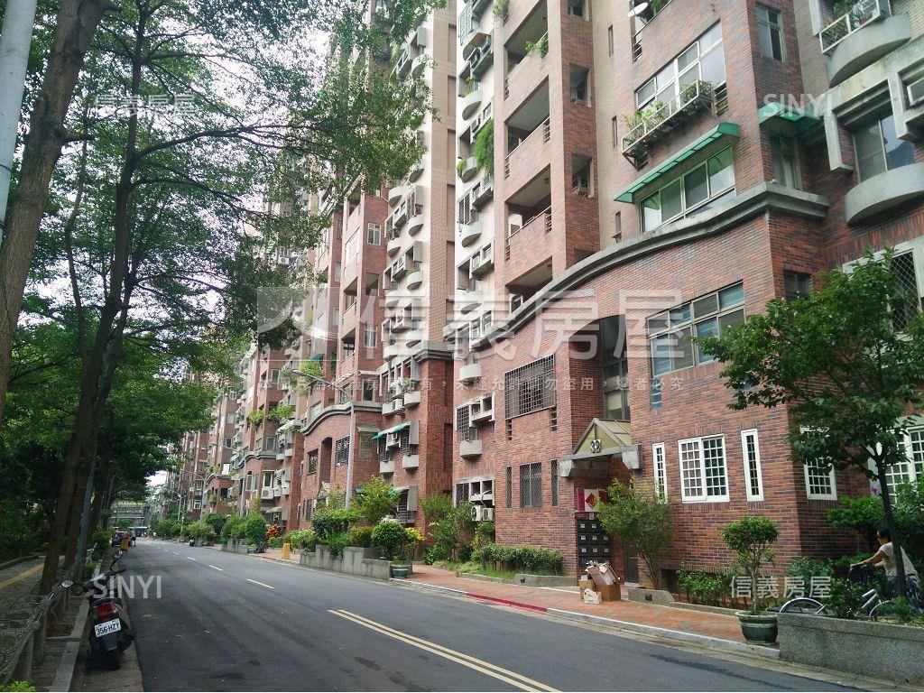 大庭Ｃ型高檔裝潢３房車位房屋室內格局與周邊環境