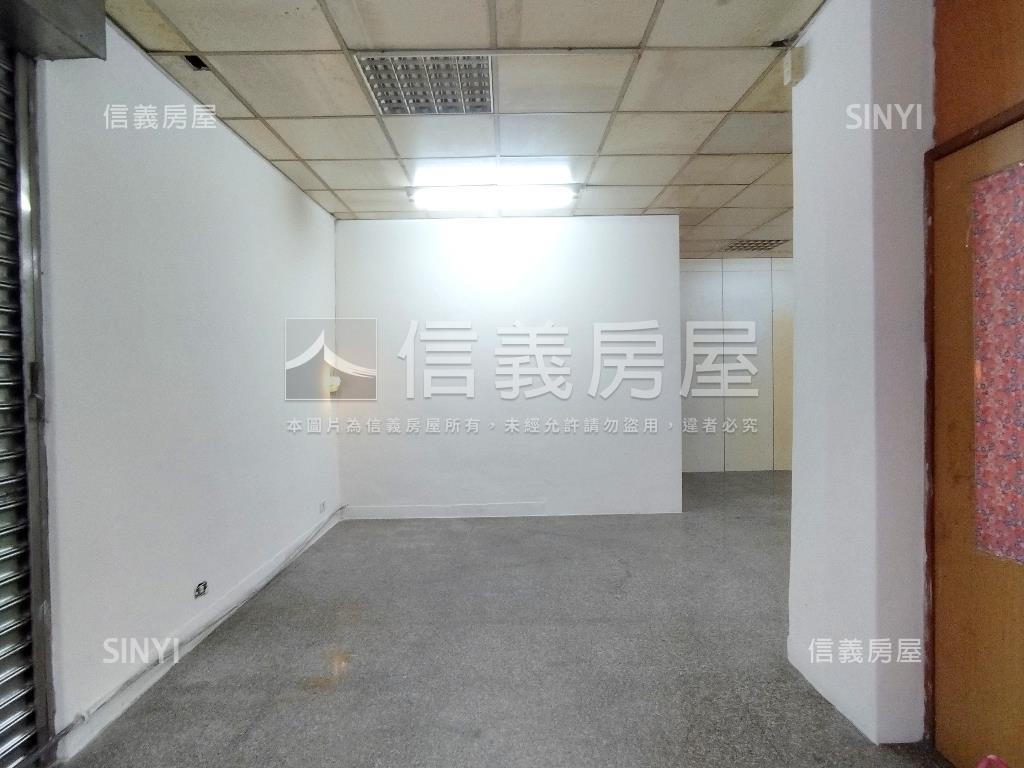 ＬＢ１２捷運黃金一樓房屋室內格局與周邊環境