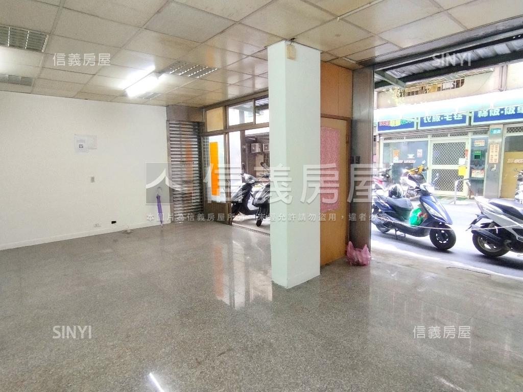 ＬＢ１２捷運黃金一樓房屋室內格局與周邊環境