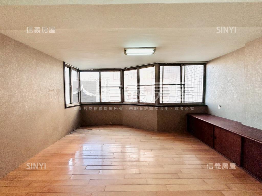 近精密園區松天下三房車位房屋室內格局與周邊環境