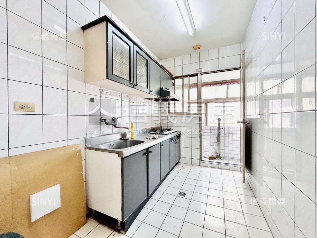 近精密園區松天下三房車位房屋室內格局與周邊環境