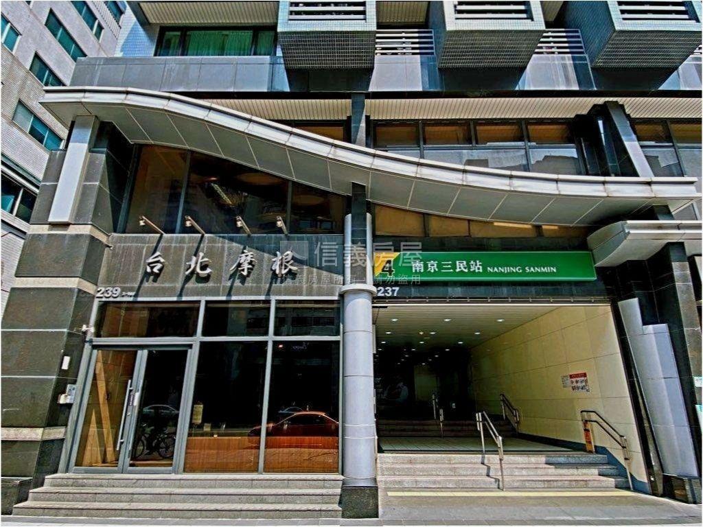 屋況整理中房屋室內格局與周邊環境