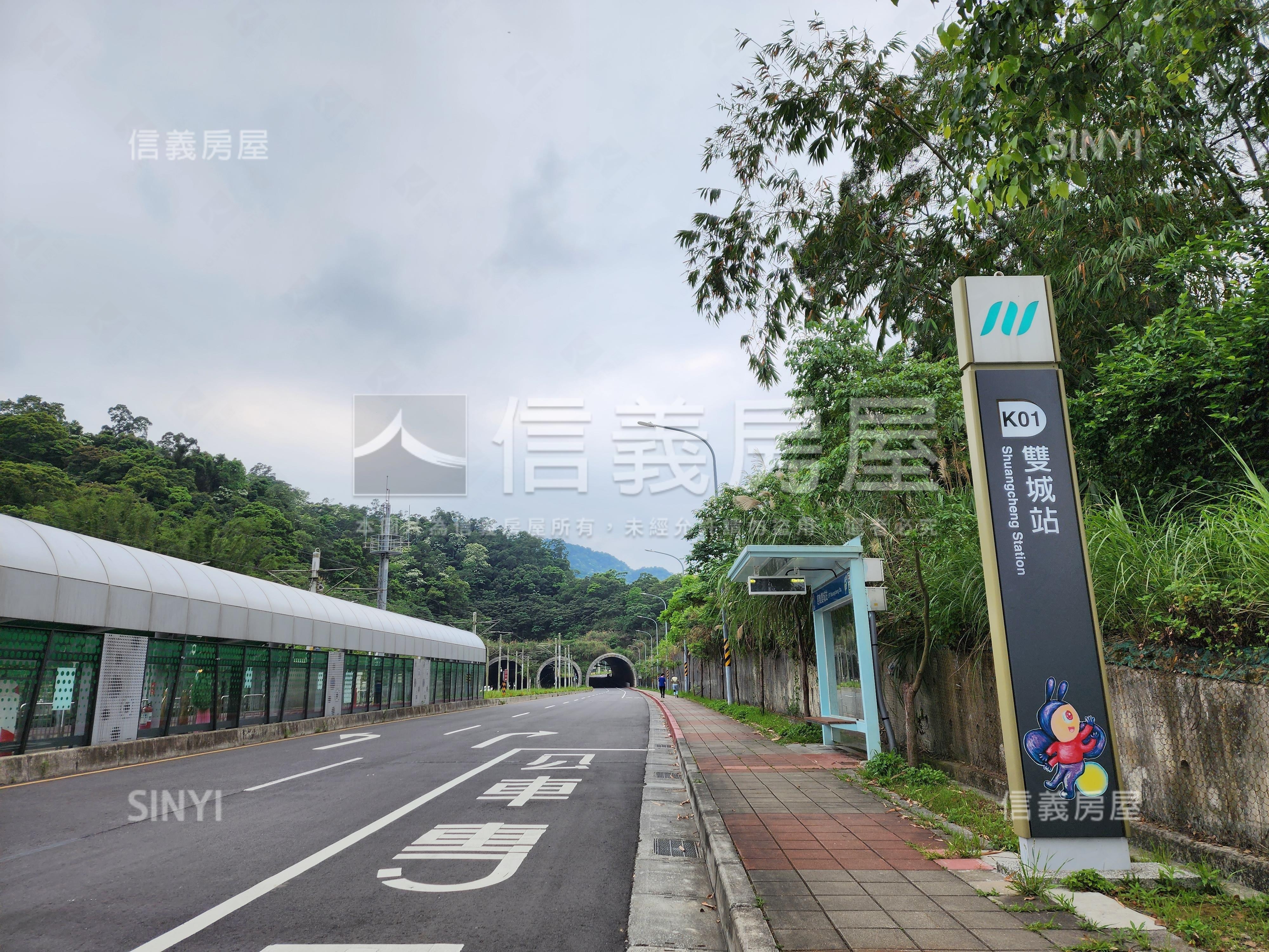 鄰安坑輕軌站臨路土地房屋室內格局與周邊環境