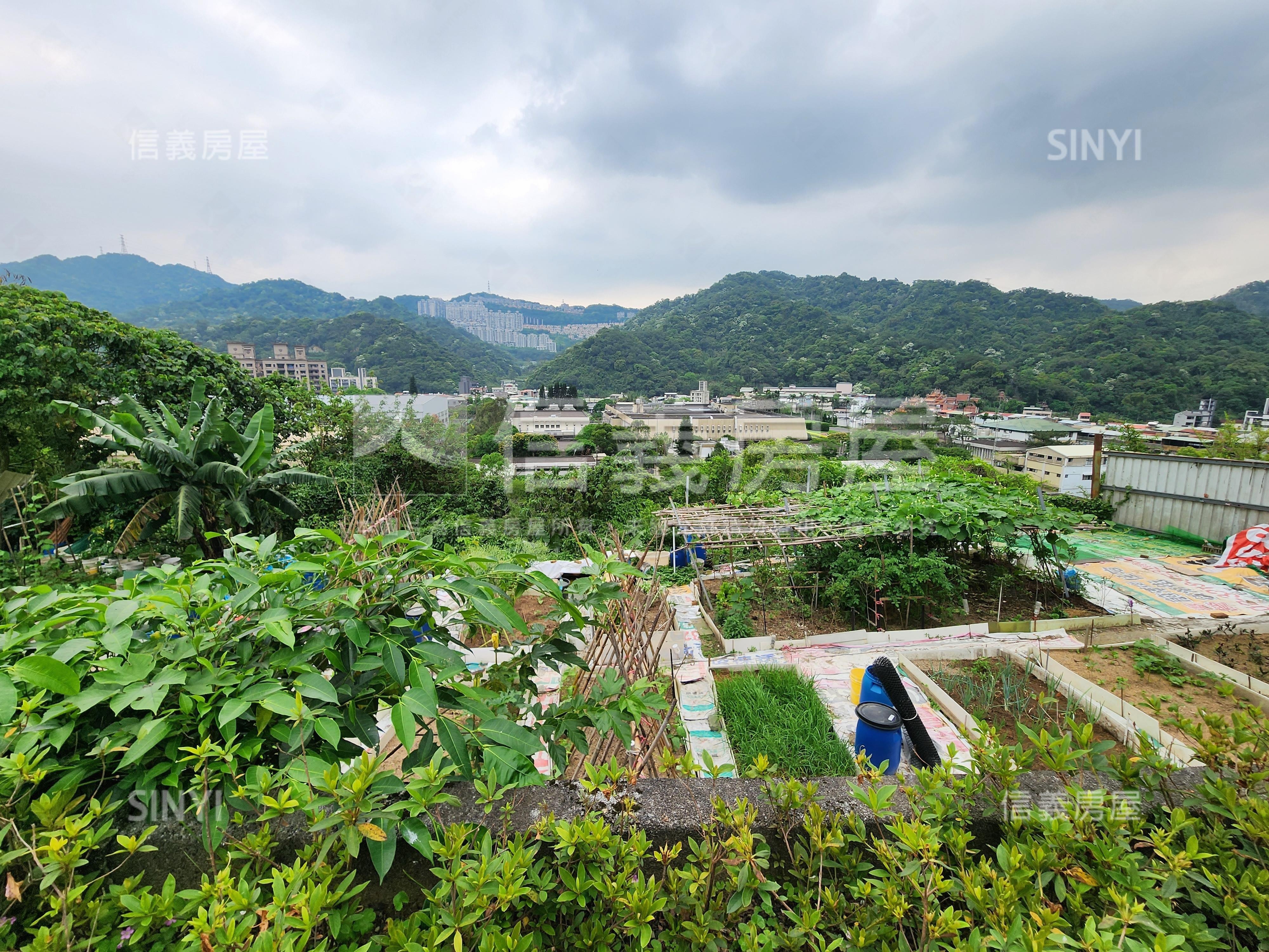 鄰安坑輕軌站臨路土地房屋室內格局與周邊環境