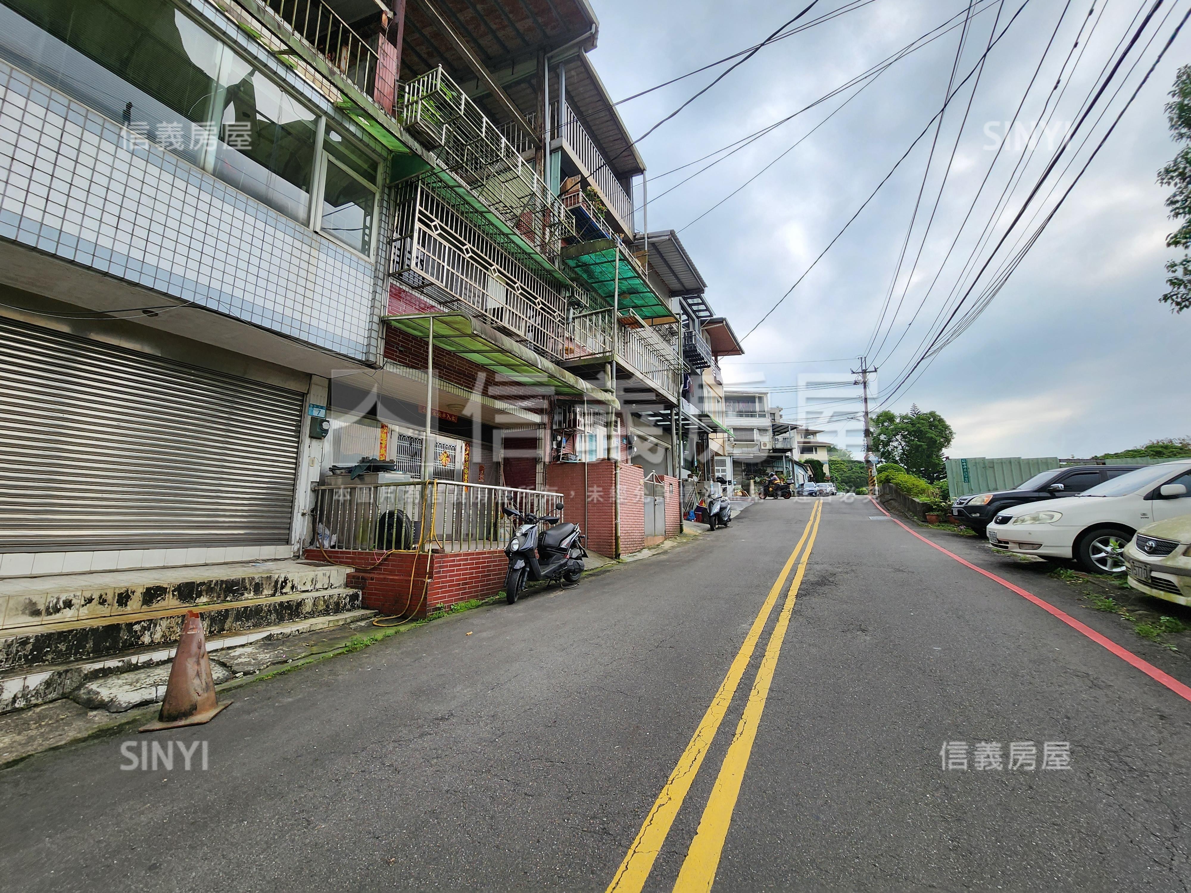 鄰安坑輕軌站臨路土地房屋室內格局與周邊環境