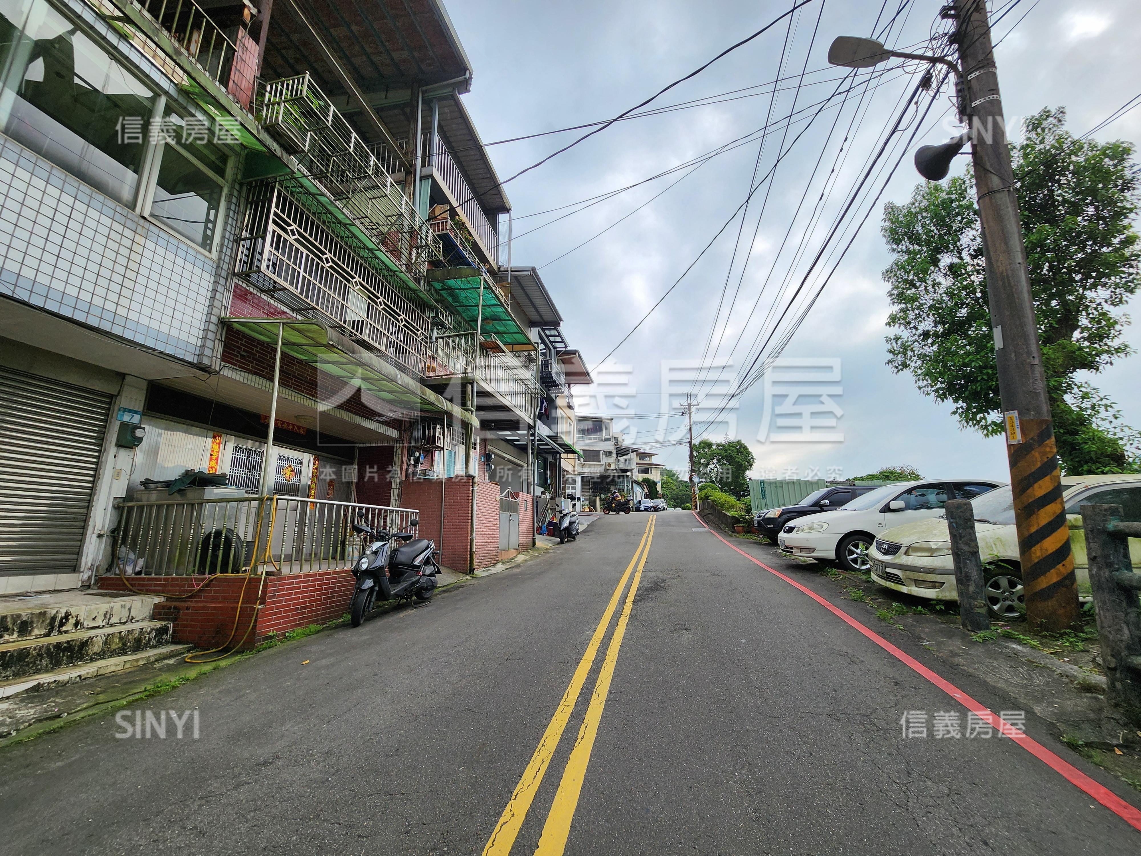 鄰安坑輕軌站臨路土地房屋室內格局與周邊環境
