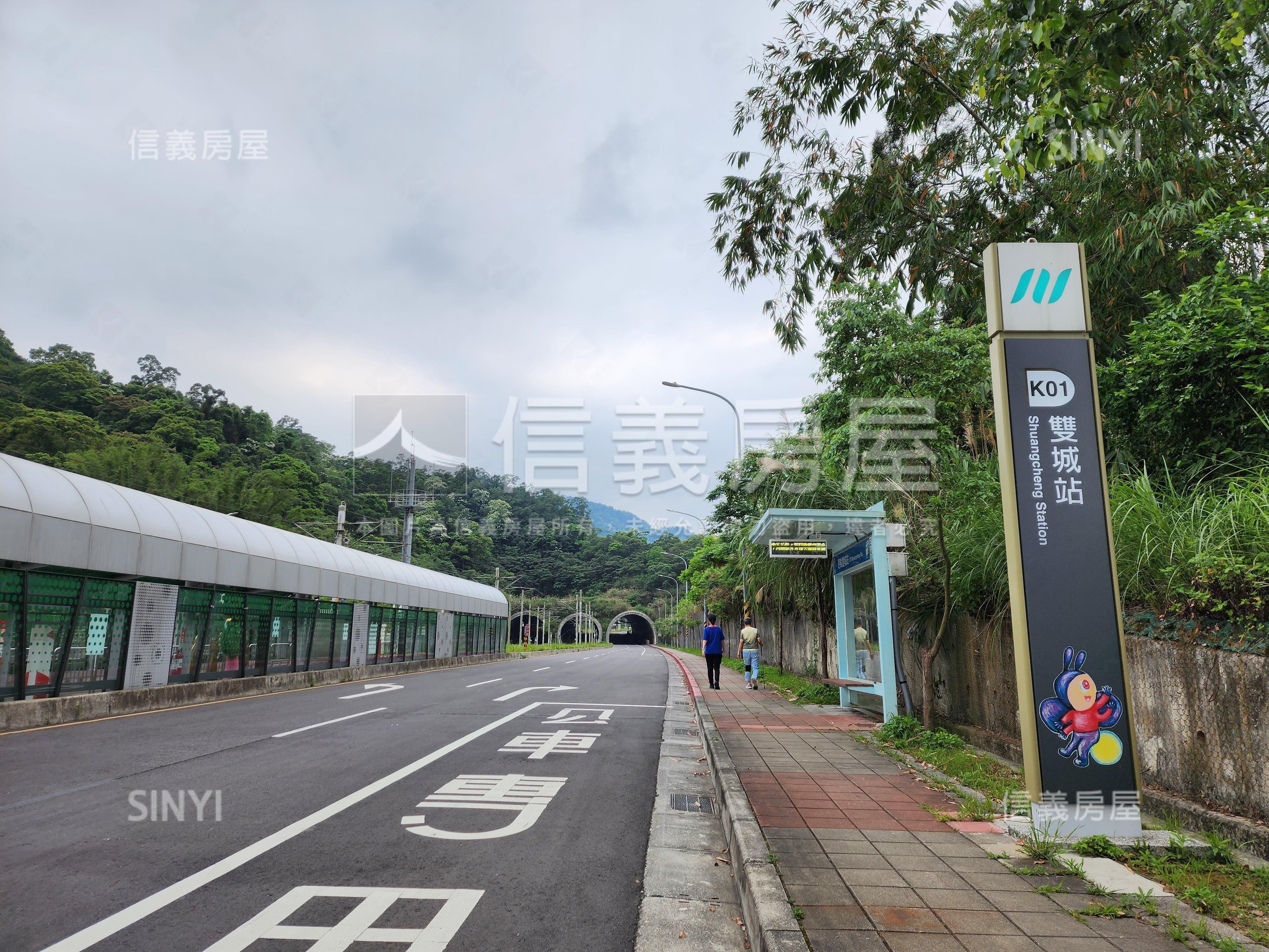 鄰安坑輕軌站臨路土地房屋室內格局與周邊環境