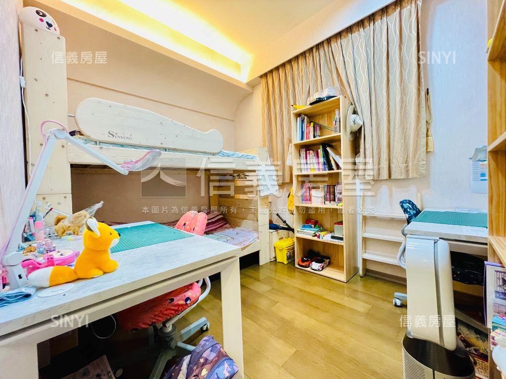 專任傳家世紀館三房車位房屋室內格局與周邊環境