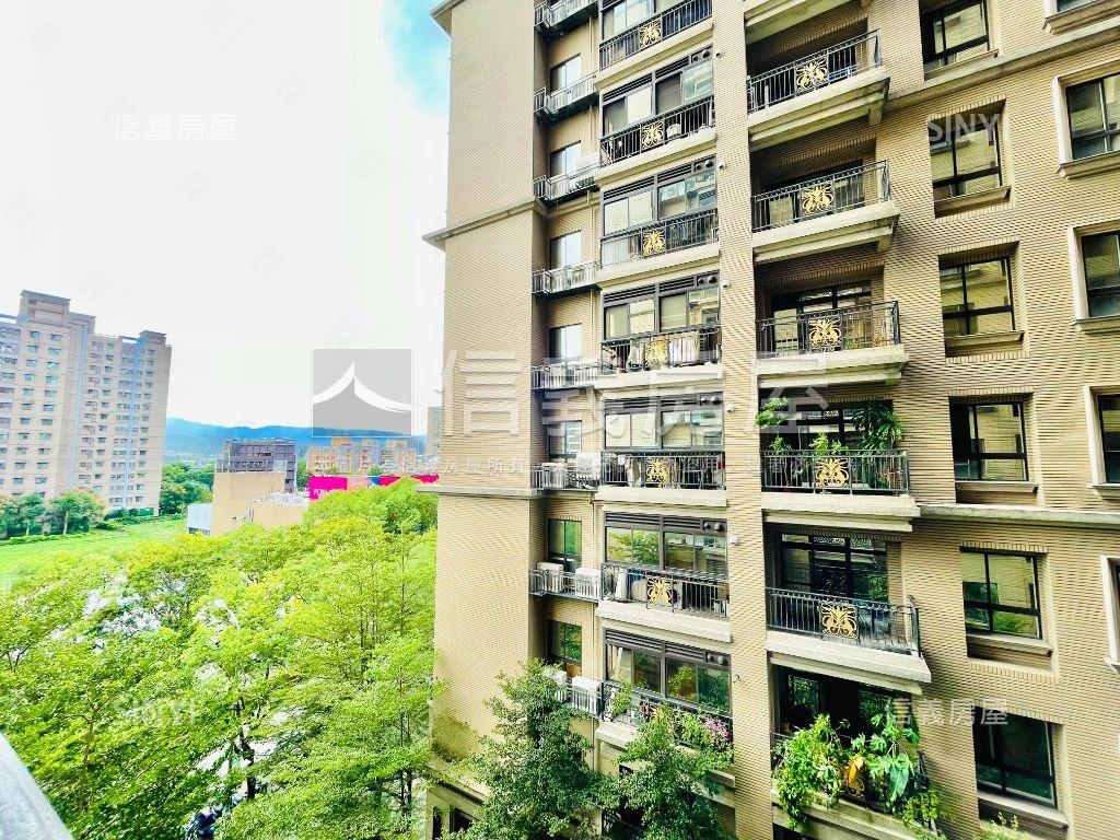 專任傳家世紀館三房車位房屋室內格局與周邊環境