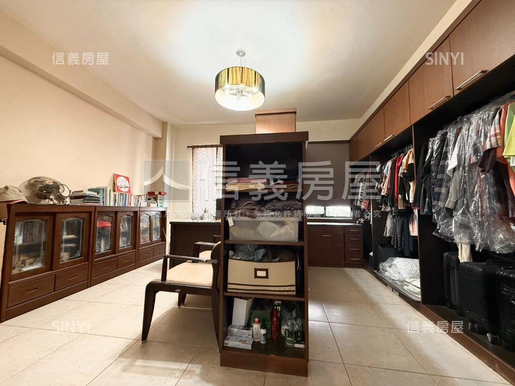 ⭐店長強推面寬雙車別墅⭐房屋室內格局與周邊環境