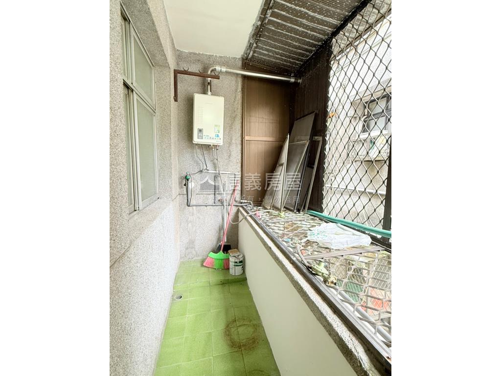 忠孝明亮一層一戶頂加房屋室內格局與周邊環境
