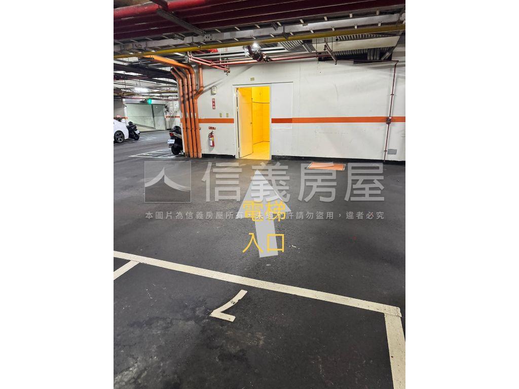 坡平！學士會館電梯口車位房屋室內格局與周邊環境