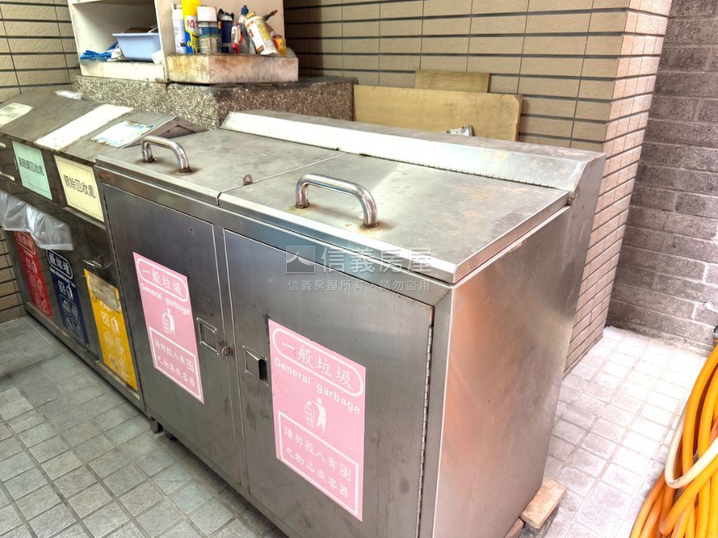 青安中山溫馨三米六有車位房屋室內格局與周邊環境