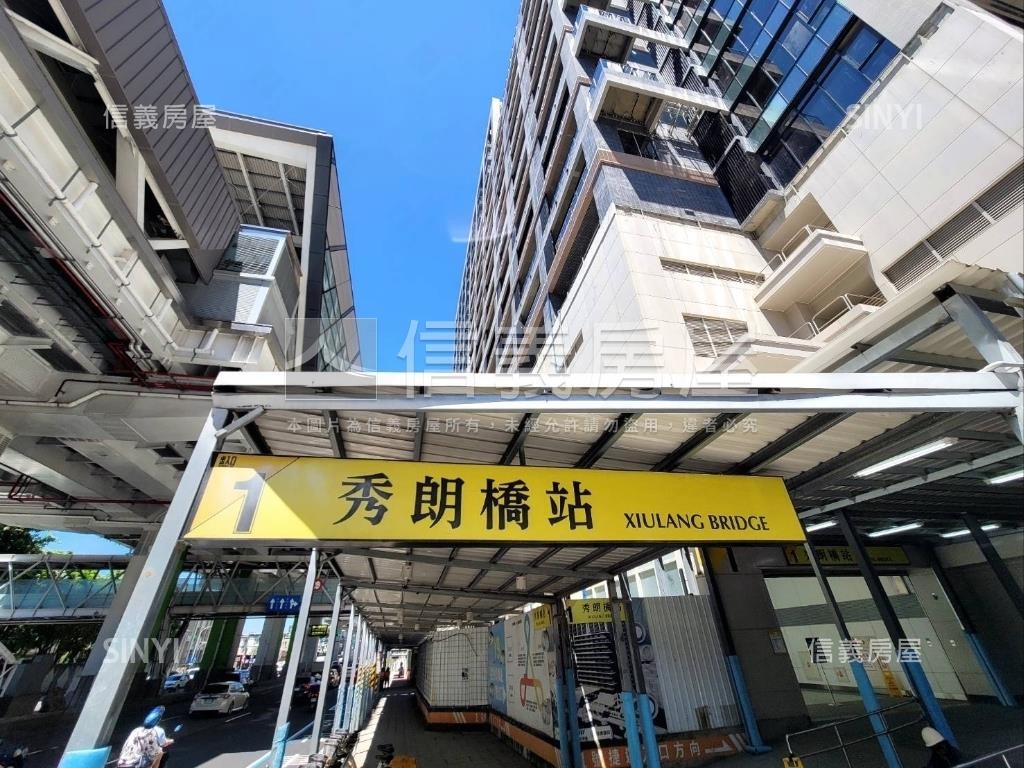 捷運３房車位房屋室內格局與周邊環境