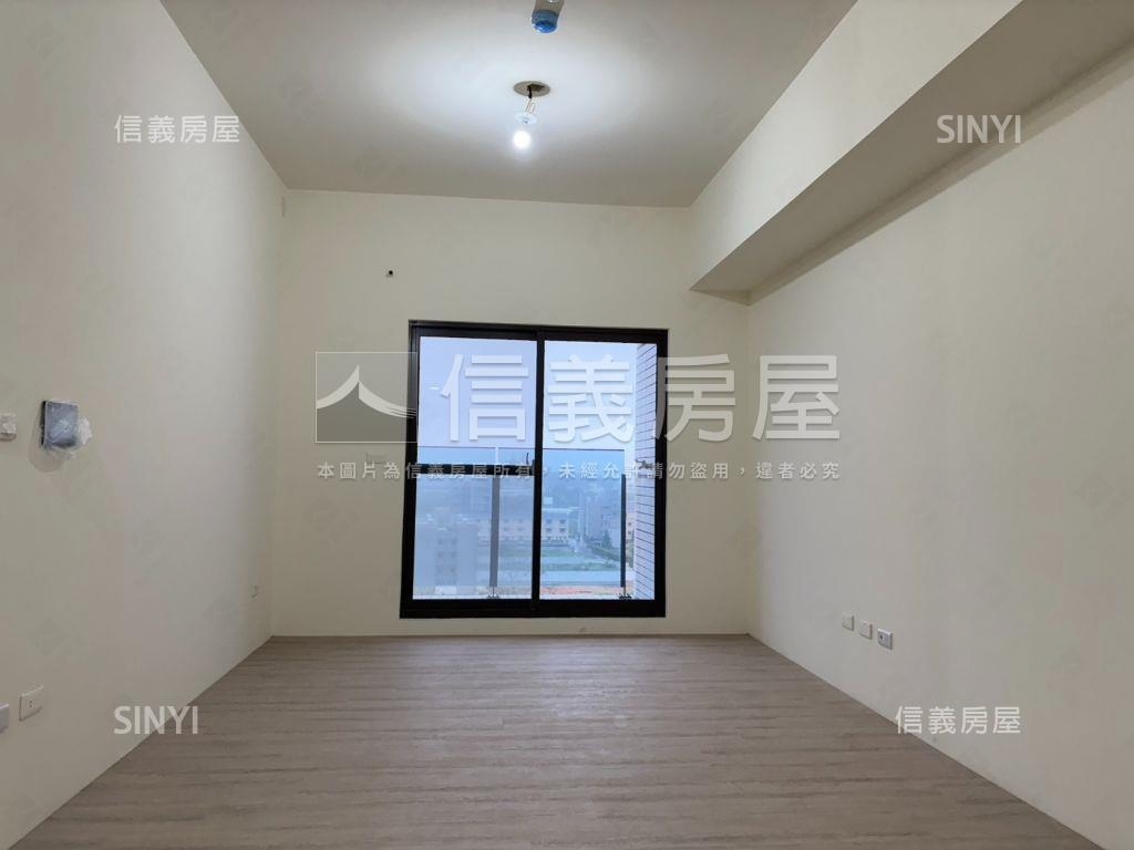 鈞貴極美ＩＩ邊間三房車位房屋室內格局與周邊環境