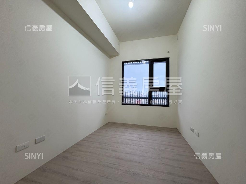 鈞貴極美ＩＩ邊間三房車位房屋室內格局與周邊環境