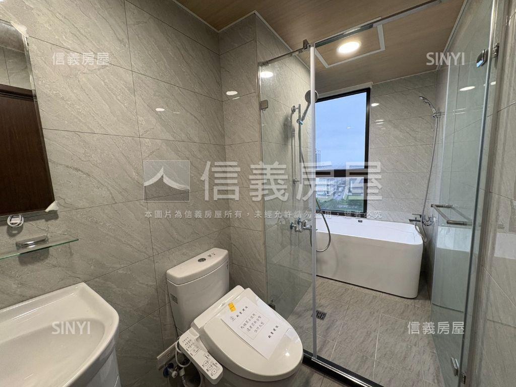 鈞貴極美ＩＩ邊間三房車位房屋室內格局與周邊環境