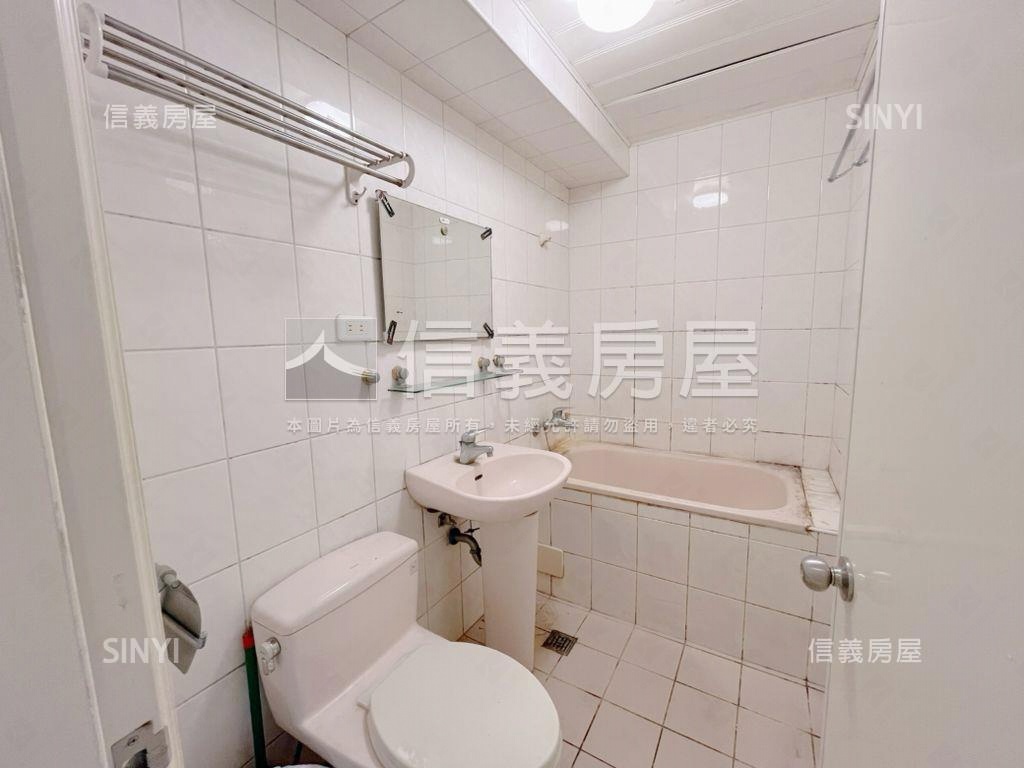 中央新村希望之河美三房房屋室內格局與周邊環境