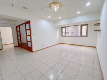 中央新村希望之河美三房