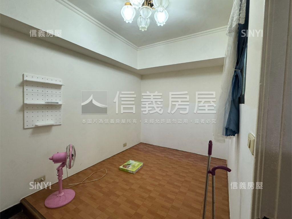 南屯低總價三房車位首選房屋室內格局與周邊環境