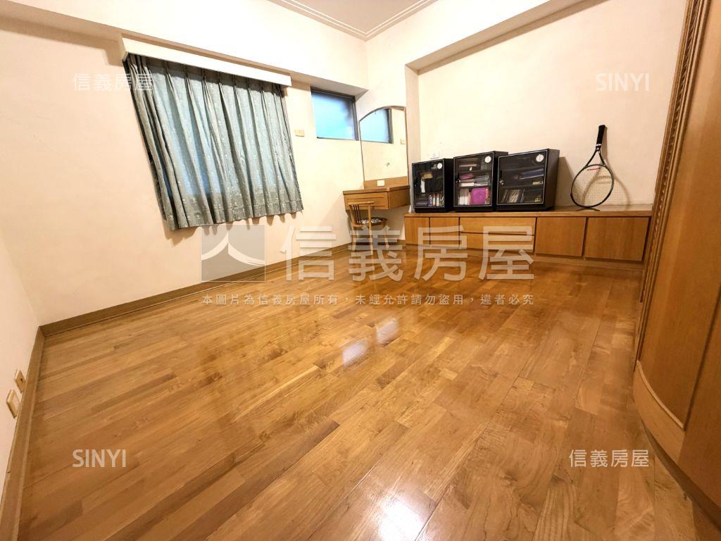 基隆四季春四房車位房屋室內格局與周邊環境