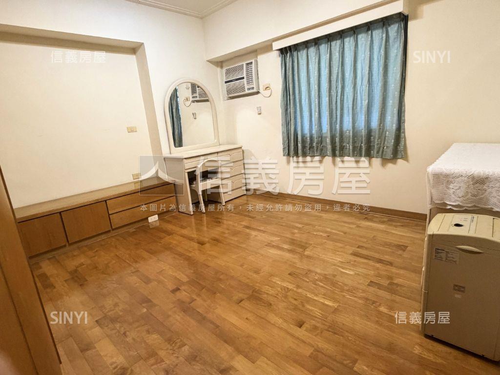 基隆四季春四房車位房屋室內格局與周邊環境