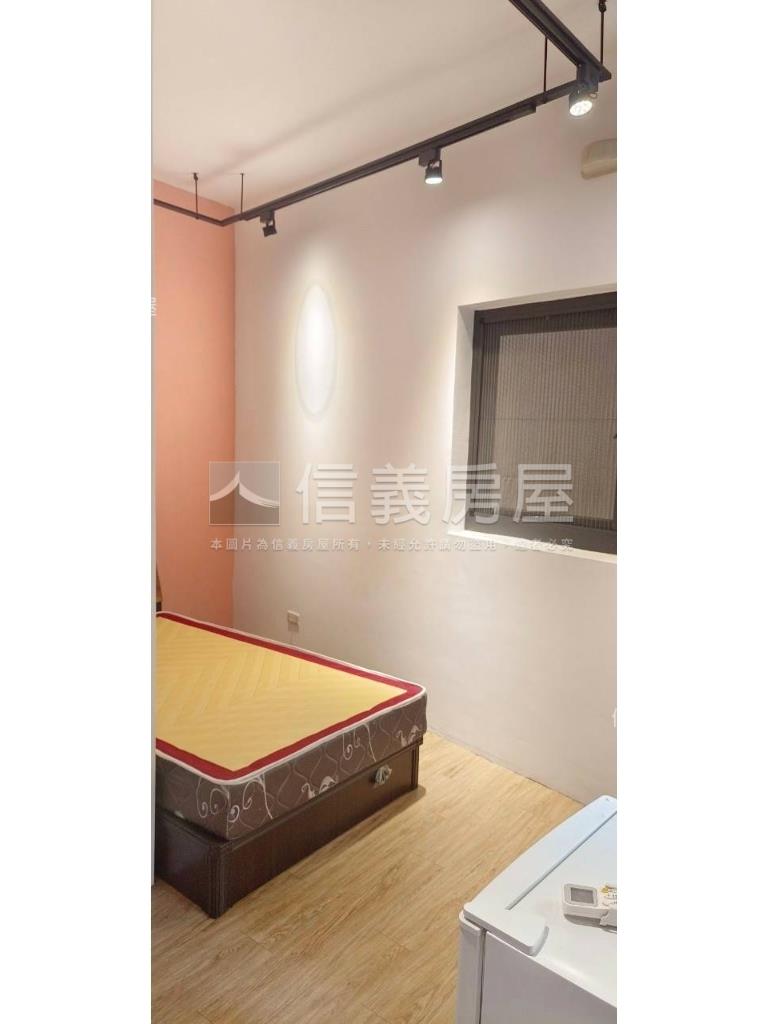 梅亭街順向邊間採光美透店房屋室內格局與周邊環境