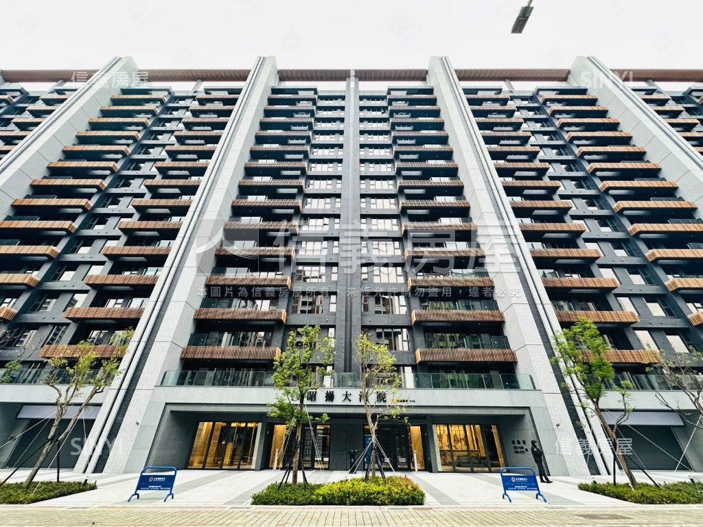 昭揚大河院三房車位房屋室內格局與周邊環境