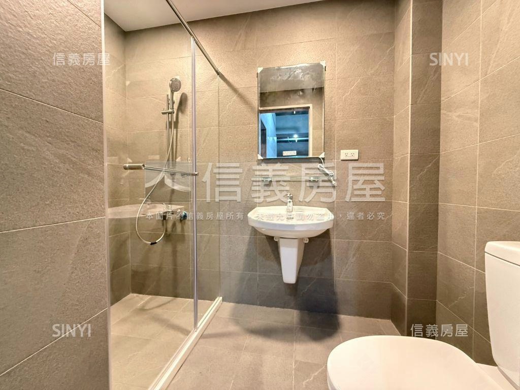 昭揚大河院三房車位房屋室內格局與周邊環境