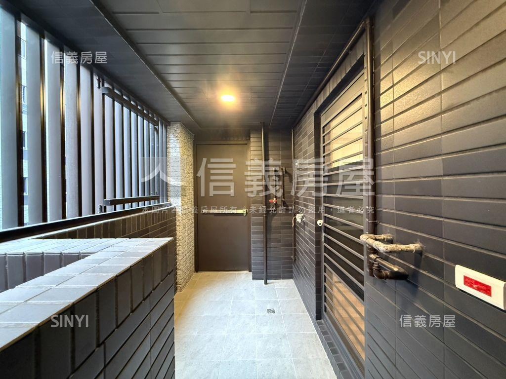 昭揚大河院三房車位房屋室內格局與周邊環境