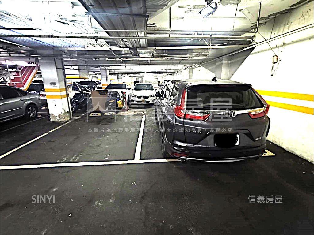 喜來福坡平大車位房屋室內格局與周邊環境