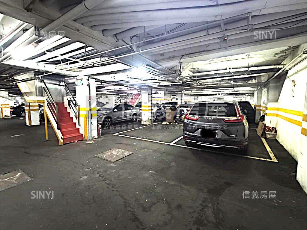 喜來福坡平大車位房屋室內格局與周邊環境