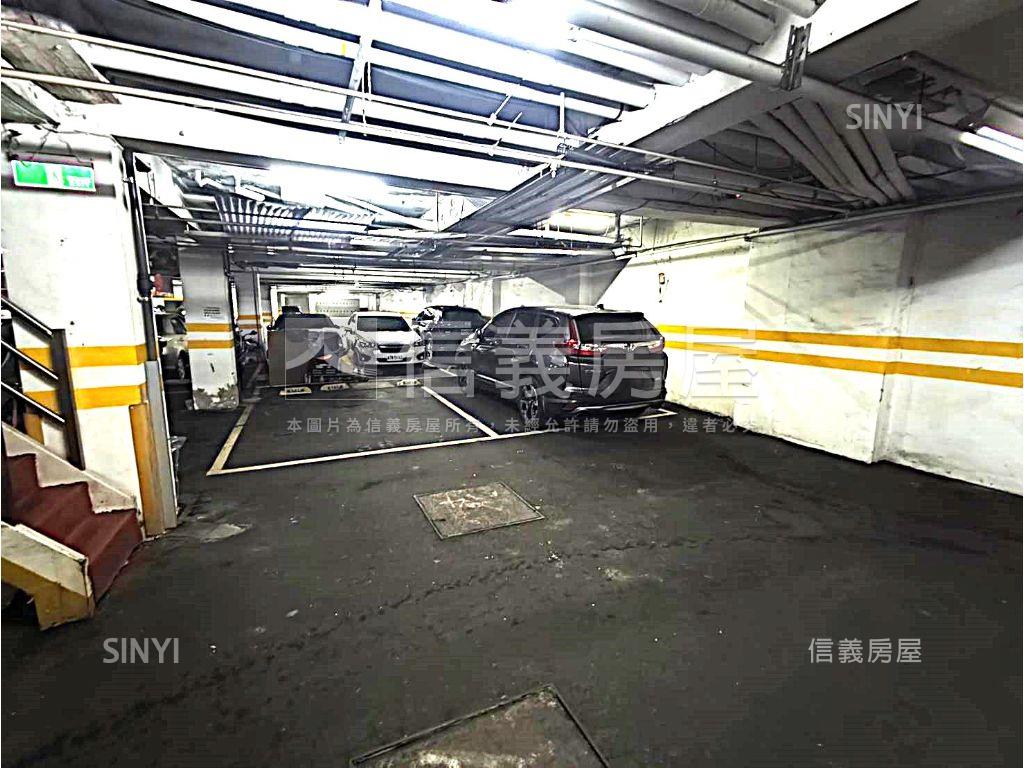 喜來福坡平大車位房屋室內格局與周邊環境