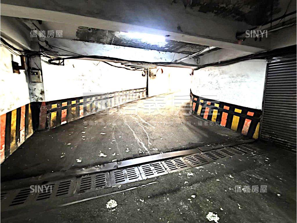 喜來福坡平大車位房屋室內格局與周邊環境