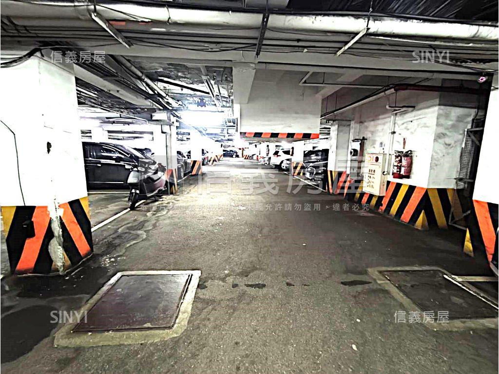 喜來福坡平大車位房屋室內格局與周邊環境