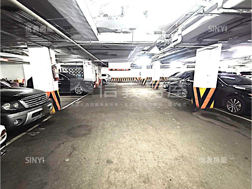 喜來福坡平大車位房屋室內格局與周邊環境