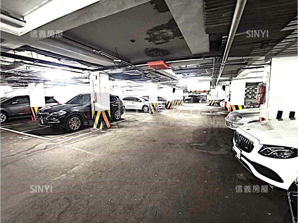 喜來福坡平大車位房屋室內格局與周邊環境