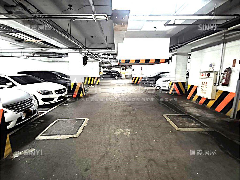 喜來福坡平大車位房屋室內格局與周邊環境