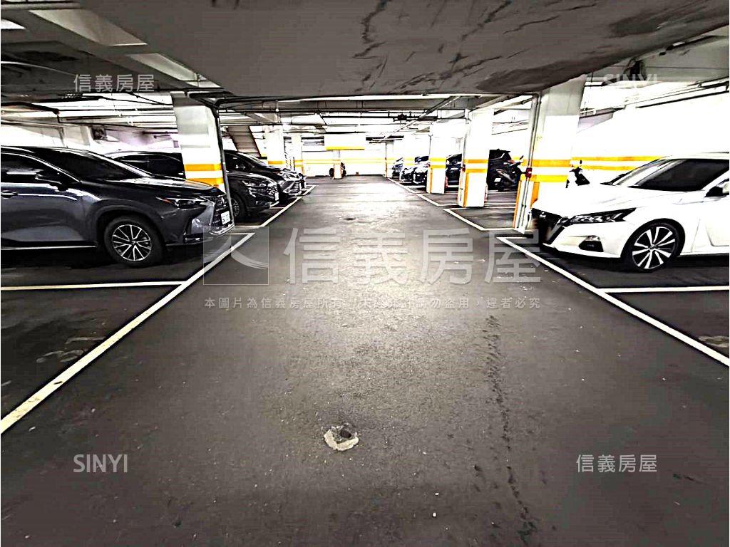 喜來福坡平大車位房屋室內格局與周邊環境