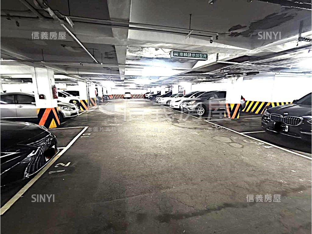 喜來福坡平大車位房屋室內格局與周邊環境